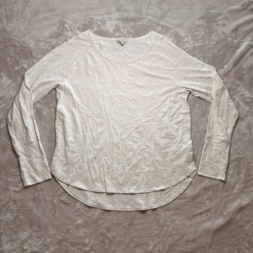 Frye And Co Shirt Womens XL Cream Raw Edge Seams Thumbholes Long Sleeve Cotton